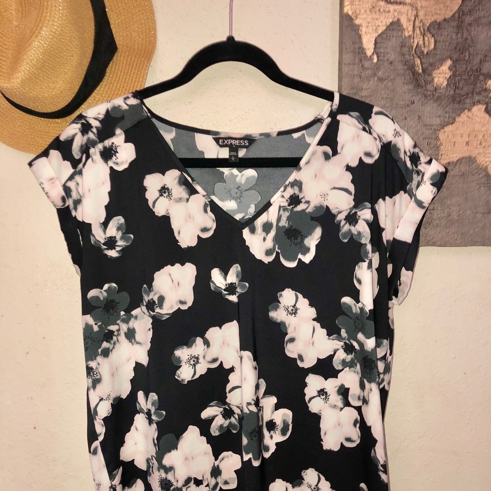Express L black floral blouse